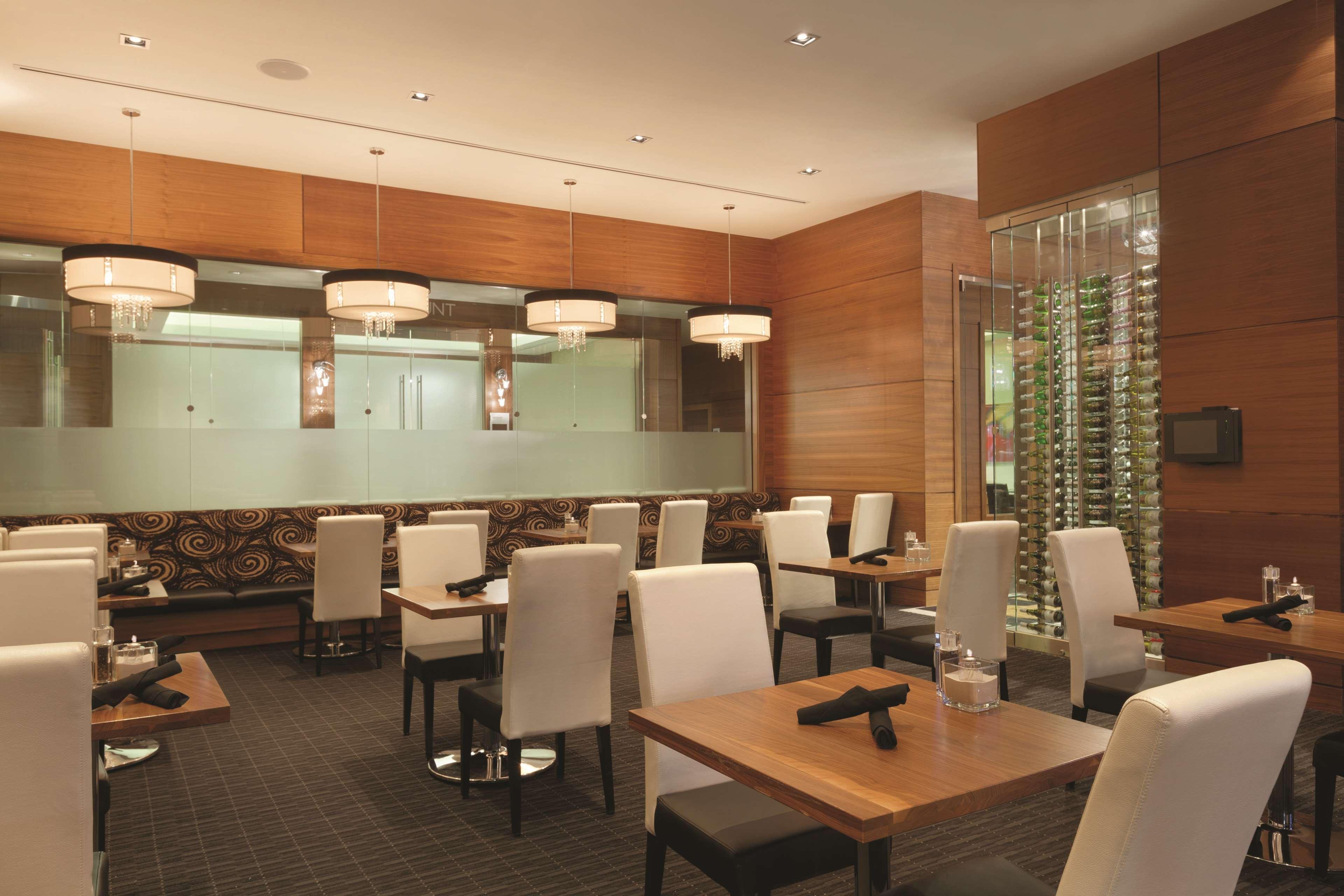 Radisson Hotel & Conference Centre Calgary Airport Eksteriør billede